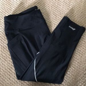 Black cropped legging